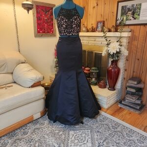 STUNNING Morilee Paparazzi Two-Piece Mermaid Gown – Navy – Size 4